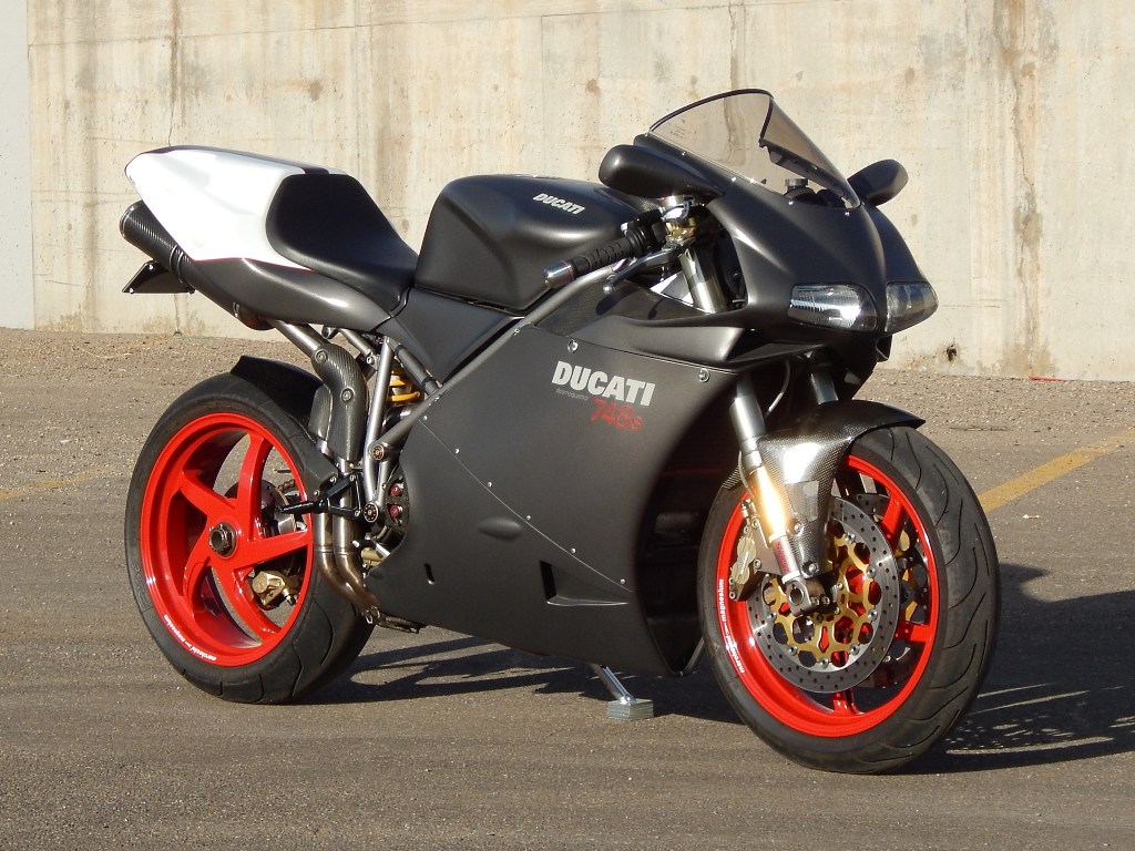 Ducati 748